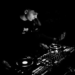 WYA ADRIAN | DJ