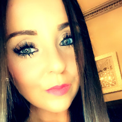 Daniellee Arnott