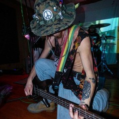 Čŕäxƙ Ŕøĉķ §ţēəžűŝ