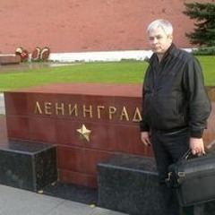 Алексей Холстининъ