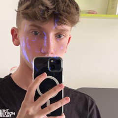 Adrian 🎧🇫🇷🇨🇿