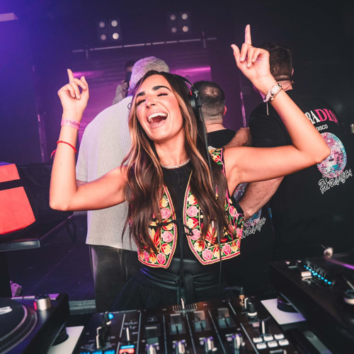BOBBI BROWN.DJ — artist photo