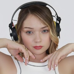 DJ Paola Roldan  ✪