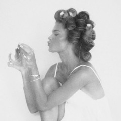 𝓑𝓻𝓾𝓷𝓮𝓵𝓵𝓪.