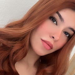 Angie Alcázar