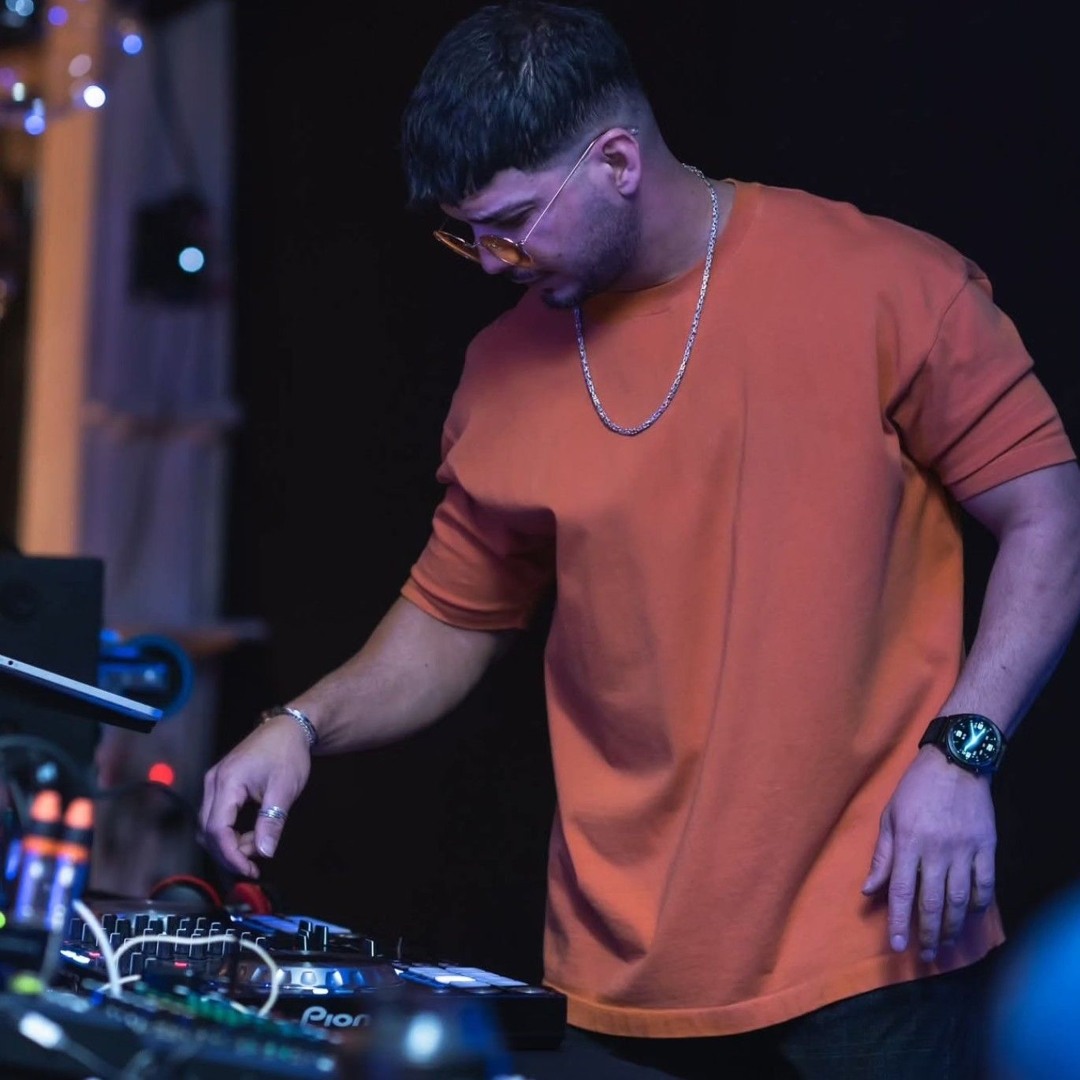 Stream DJ Traxx music | Listen to songs, albums, playlists for