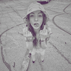 brie 🖤👽