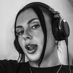 JENNIFER (✿◠‿◠)