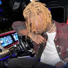 i wear balenciaga