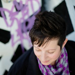 Tara Taglienti presents