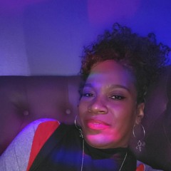 Lola K.