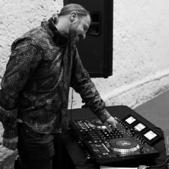 dj yellow jackett