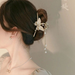 𝓜𝓸𝓷𝔂 𝓐𝓱𝓶𝓮𝓭💕