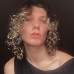 Danni Perry🦋