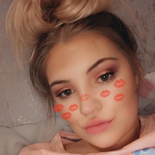 Chloe-louise’s avatar