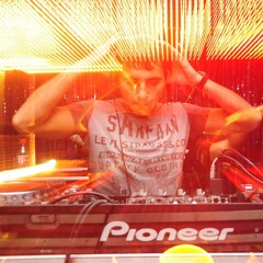 Ислам Эйвазов