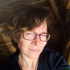 Mc.HunAya (Aurélia Berényi Dr.)