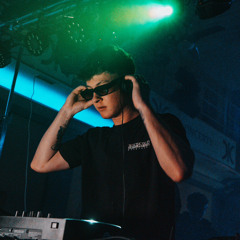 DJ JOHNNAS