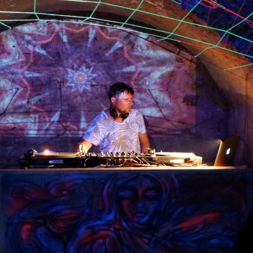 I Deep Radio - Guest Mix by Tomin Tomovic