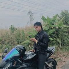 Hồng Kỳ Lê