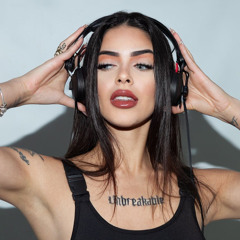 THE LADY SNAKE DJ