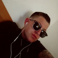 XEINFACHLARISSAX