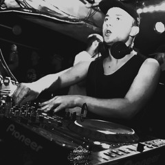 DJ LOW