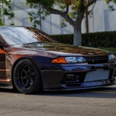 midnight purple Skyline r32 Godzilla