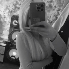 Blondinbellaa