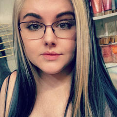 Emily (QueenReanne)