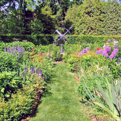 silence_in_the_garden<333