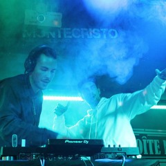 LIVE FROM SPACE 🌙