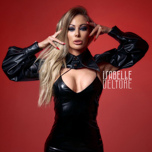 Isabelle Deltore’s avatar