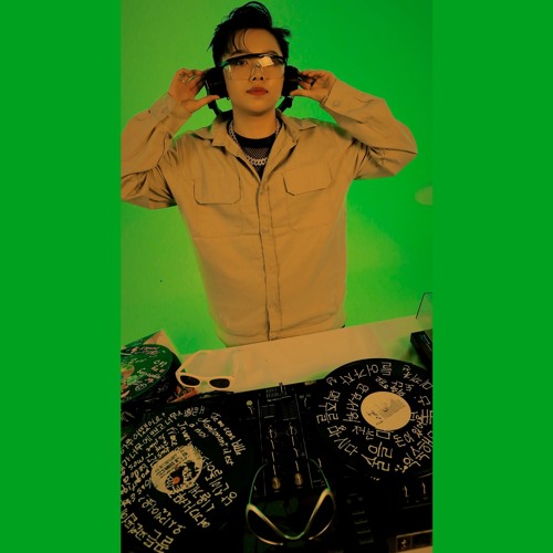 DJ  Nuz!e’s avatar