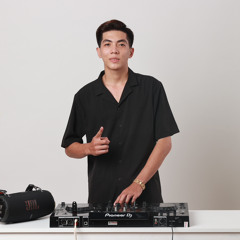 MÔI CHẠM MÔI - PHÚC NGÔ REMIX