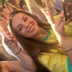 Ella 😆😆