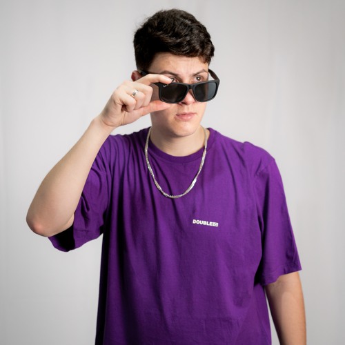 MC Kekel - O Que Tem Na Favela feat HardwinDJ