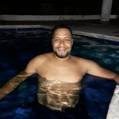 Carlos H Camacho