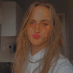 Chloe Arnott