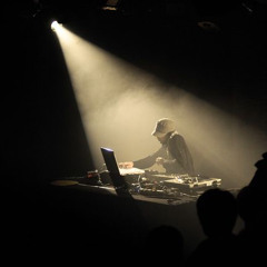 DJ