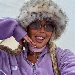 Nicole Aston