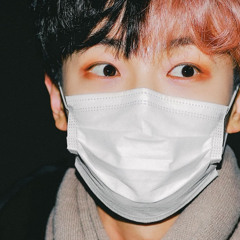 윰