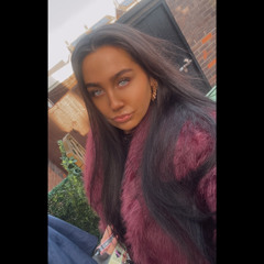Holly-Waltonx
