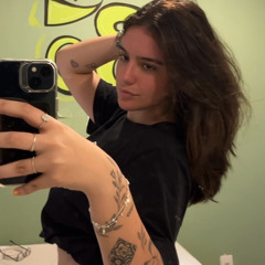 B’