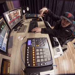 11)UFO CLICK - Hip-Hop