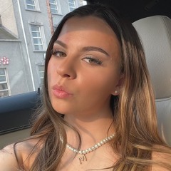 𝑀𝑜𝓁𝓁𝓎 𝒯𝓇𝒶𝓎𝓃𝑜𝓇