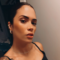Thays Veiga