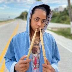 Priscila Lopes | Drummer Oficial