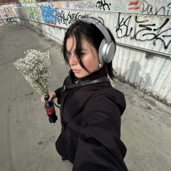 ELLI B