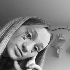 shania_dalez